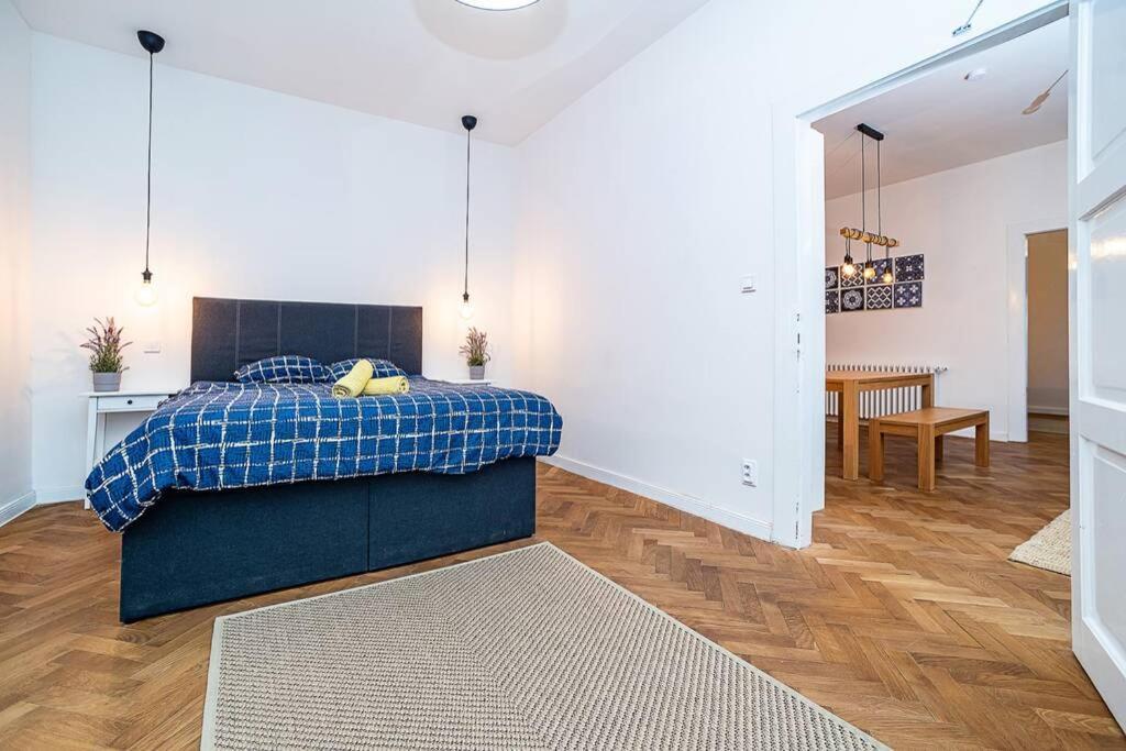 Elegant, Modern, 2-Bed Flat By Museum Of Prague Lägenhet Exteriör bild