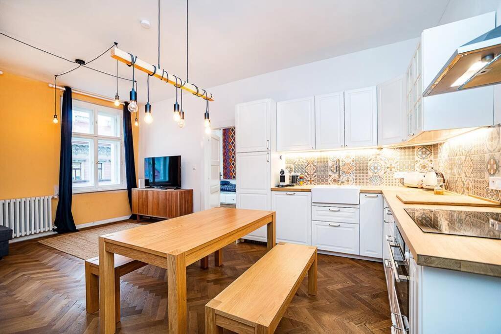 Elegant, Modern, 2-Bed Flat By Museum Of Prague Lägenhet Exteriör bild